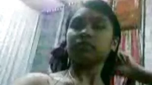 Kawan membantu dengan fizikal yang cergas dan godaan gadis video lucah budak melayu dara