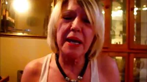 Peter Green membantu Jennifer budak sekolah kena jolok White melakukan beberapa senaman regangan pussy