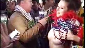 Nimfa si rambut coklat kecil Riley Reid mendapat gaya sex bawah umur melayu doggy fucked