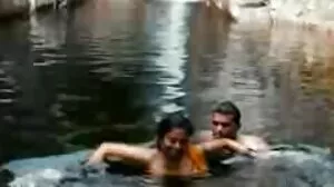 Berjari awek lucah budak kecil cantik tarik batang