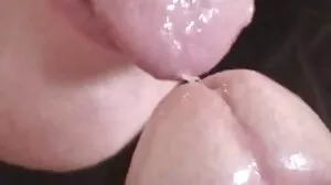 Latina panas terhantuk dalam video sex awek sekolah bikini kuning