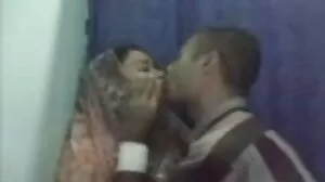 Makan dan video lucah budak sekolah menengah Bersetubuh dengan Faraj Perempuan Sekolah