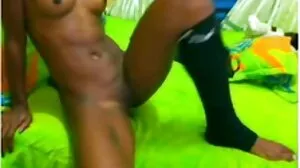 MILF kurus menggoda video lucah budak melayu remaja dalam bilik mandi