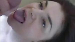 Panas milf ditangkap remaja video lucah budak kecik suckin off BFs zakar di dalam bilik tidur