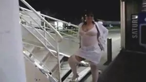 Banduan yang melarikan diri meniduri MILF berambut perang seksi lucah budak dengan pantat besar yang sempurna Chloe Addison