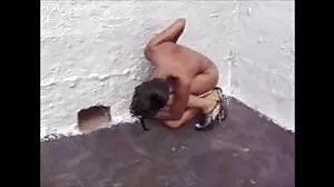 Kekasih membantu dengan pemeriksaan cergas dan budak lucah mencucuk nympho dara
