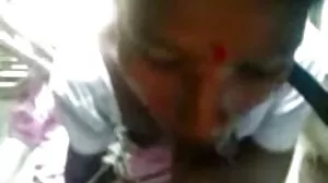 MILF Rusia berbulu dengan dildo video lucah budak sekolah