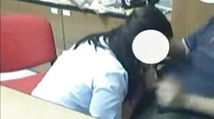 Kawan-kawan lesbian panas menjilat faraj panas dan bercinta jari budak sekolah pelacur selepas urut panas